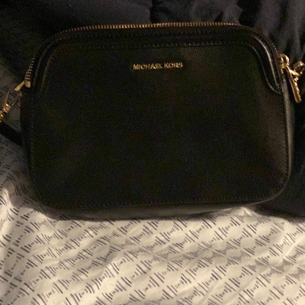 Black Michael kors bag